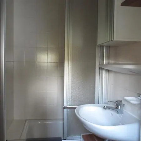 Ferienwohnung Petersburg 8 *